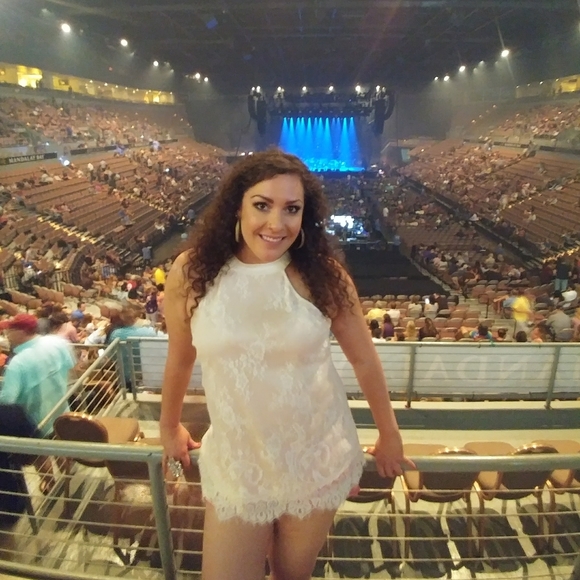 Meet your Posher, Abigaile - Picture 5 of 7